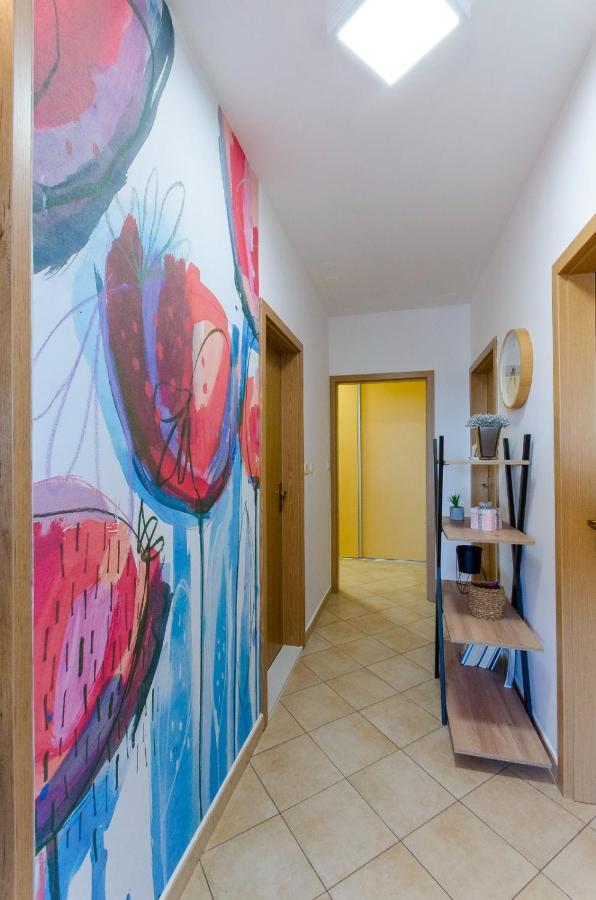 Modern Apartment With Sea View And Secure Garage Split Eksteriør bilde
